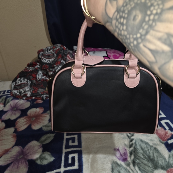 Juicy Couture Black and Pink Satchel - Picture 2 of 2